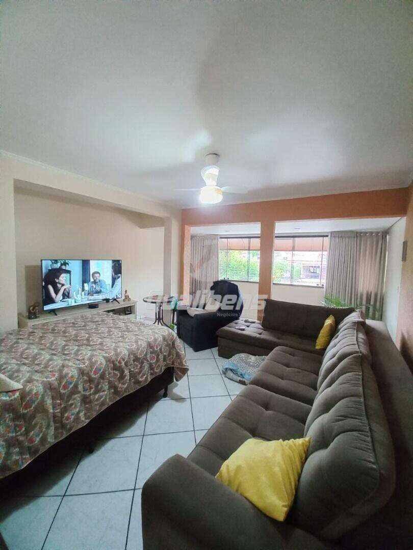 Casa à venda no Jardim Itapark: 