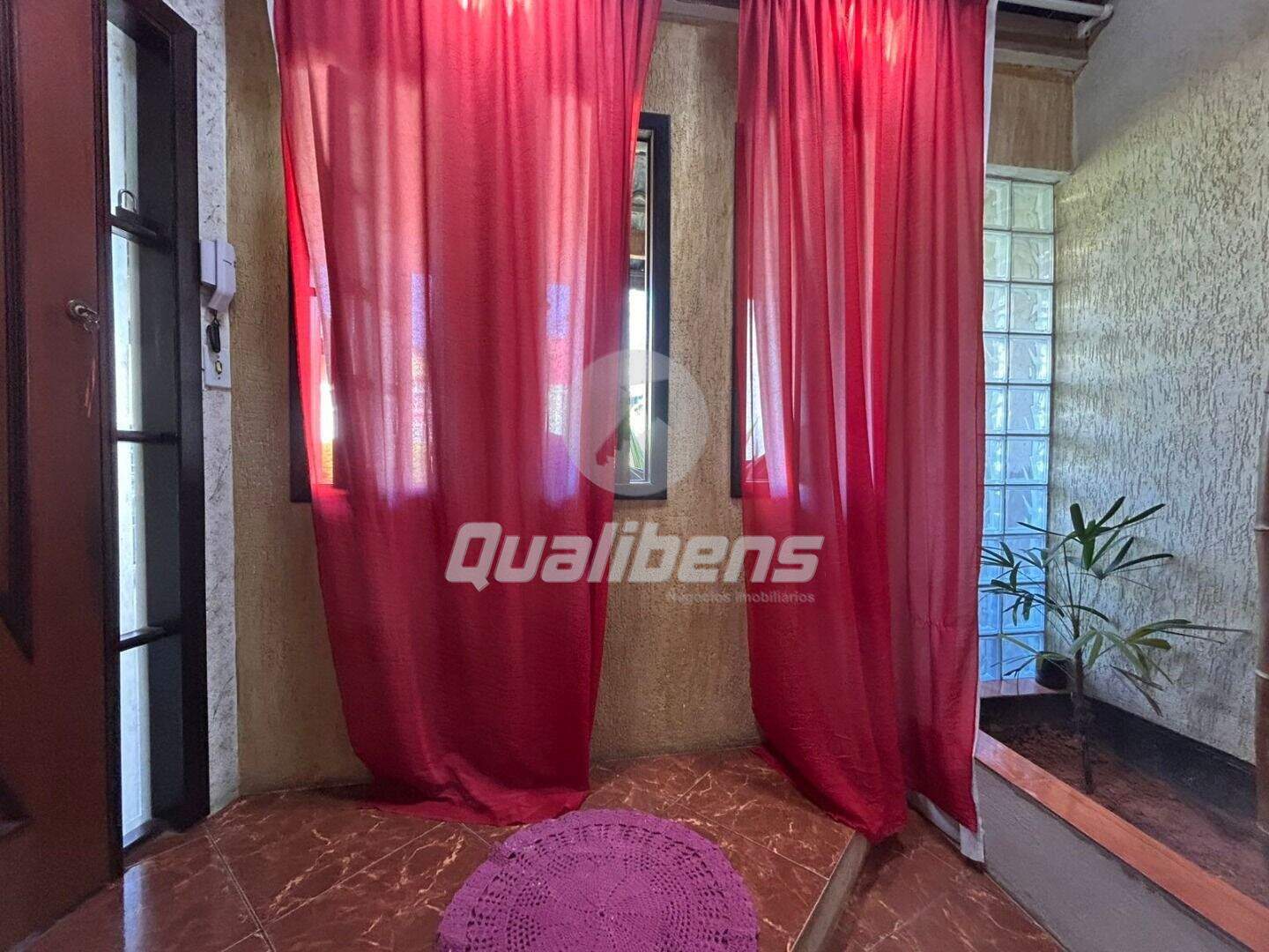 Casa à venda no Jardim Pilar: 