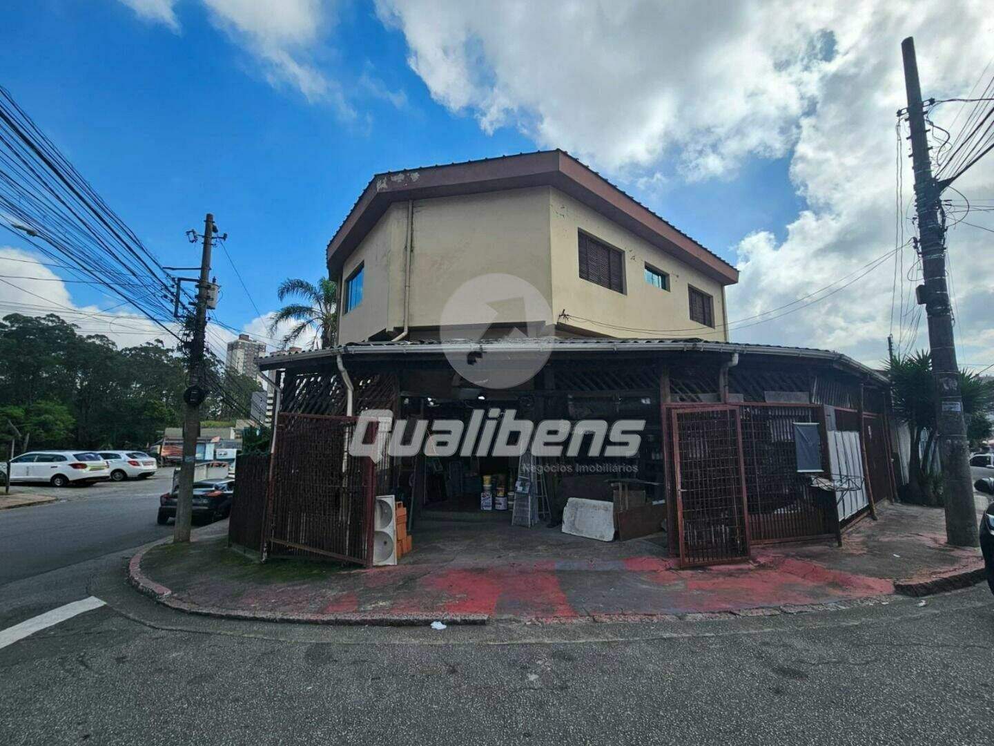 Prédio à venda no Parque São Vicente: 