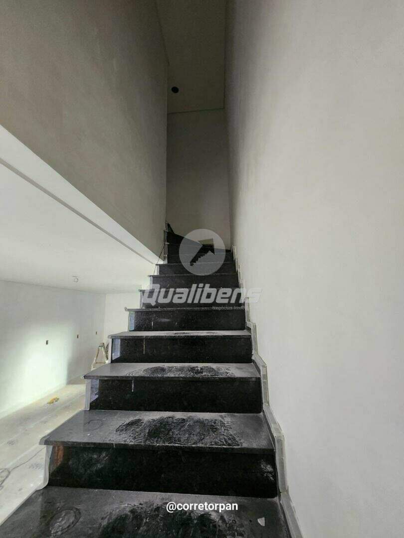Sobrado à venda no Vila Helena: 