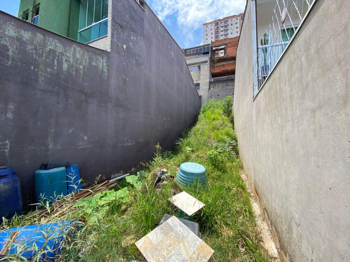 Terreno à venda no Parque São Vicente: 