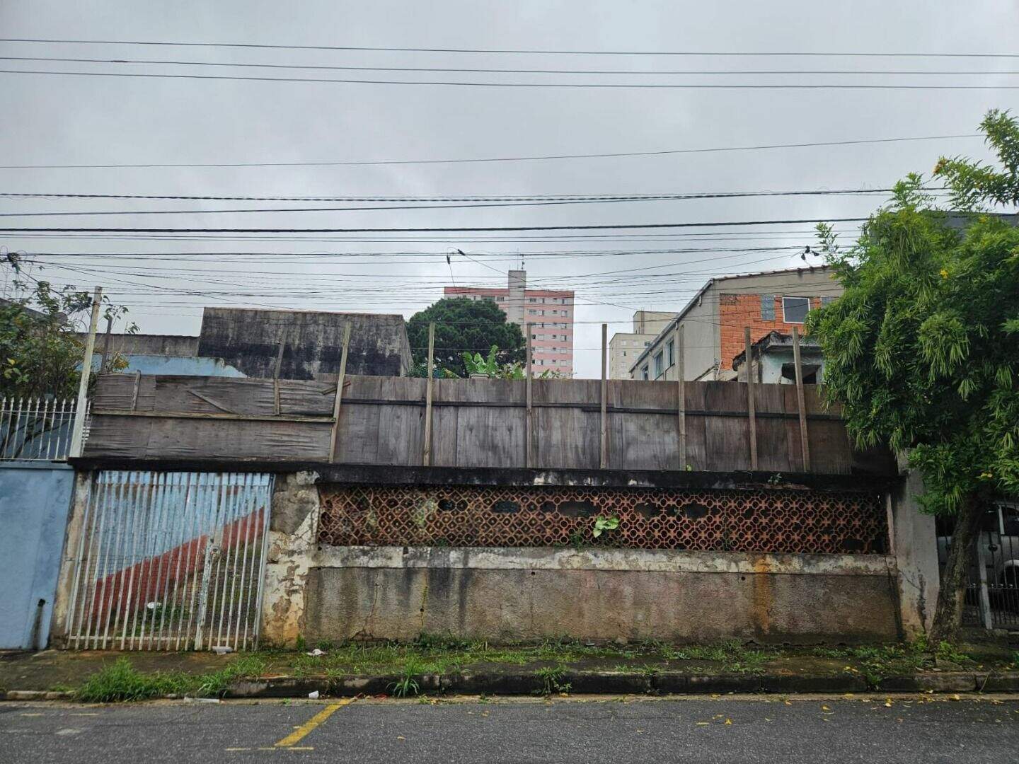 Terreno à venda no Parque São Vicente: 