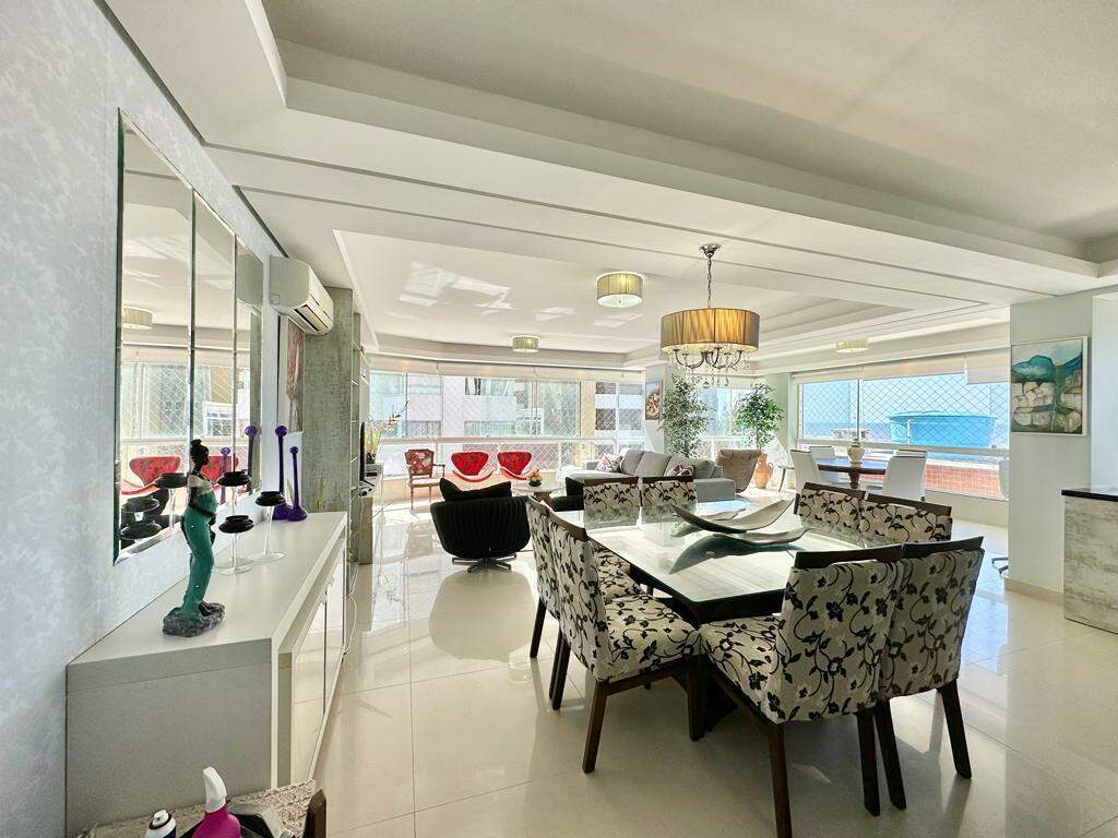 Apartamento à venda no Navegantes: 