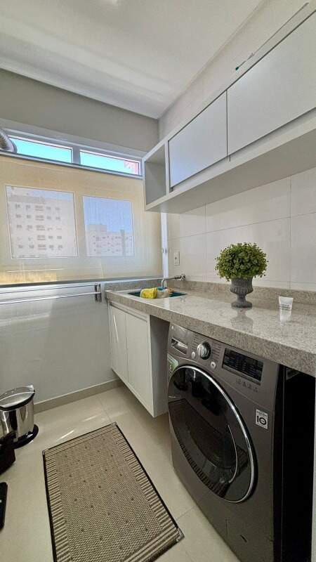 Apartamento à venda no Navegantes: 