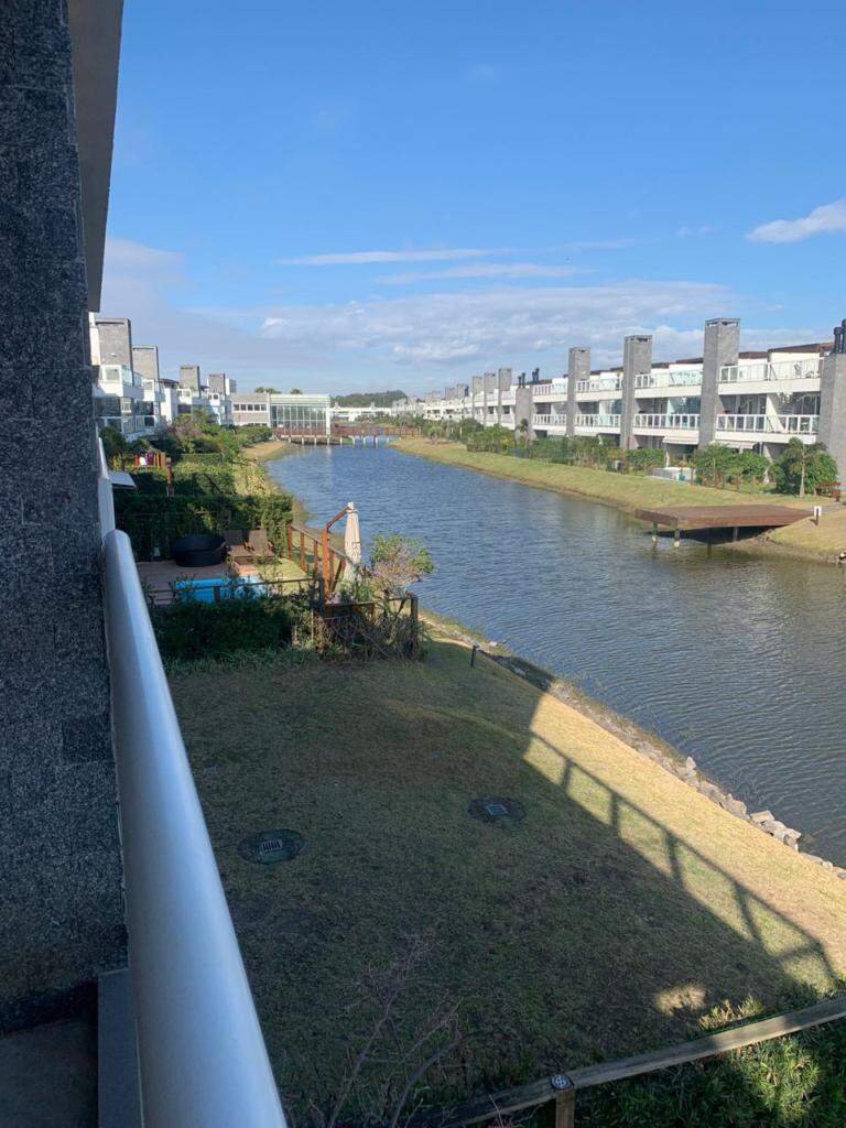 Casa em Condomínio à venda no Atlantida: 