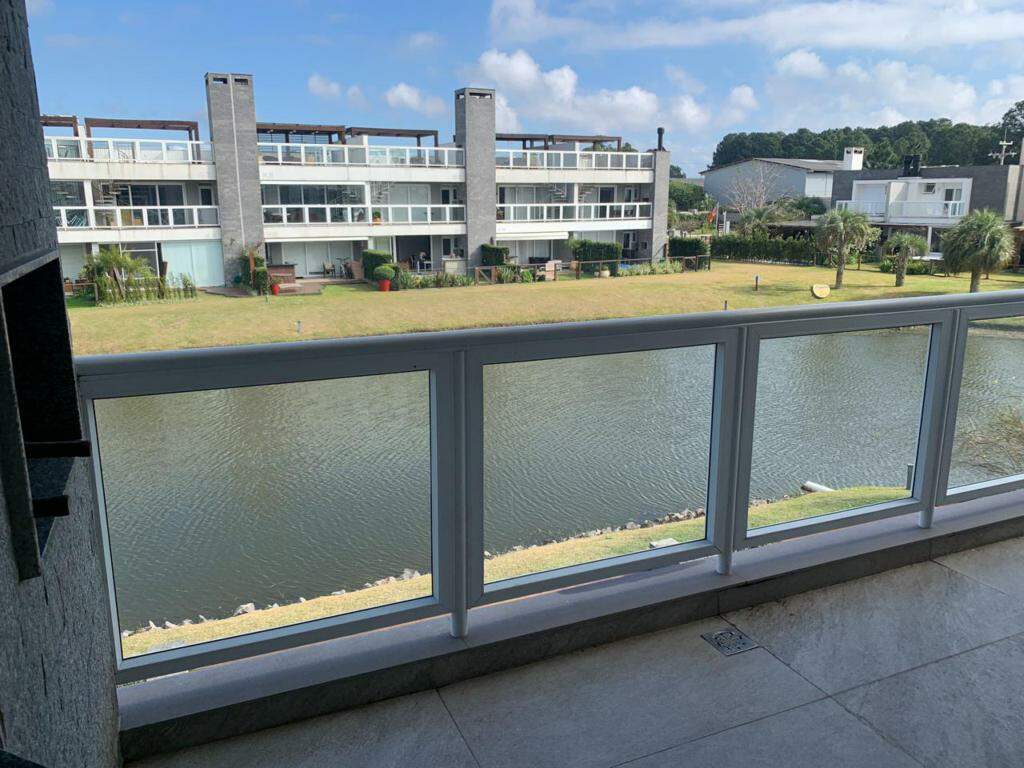 Casa em Condomínio à venda no Atlantida: 