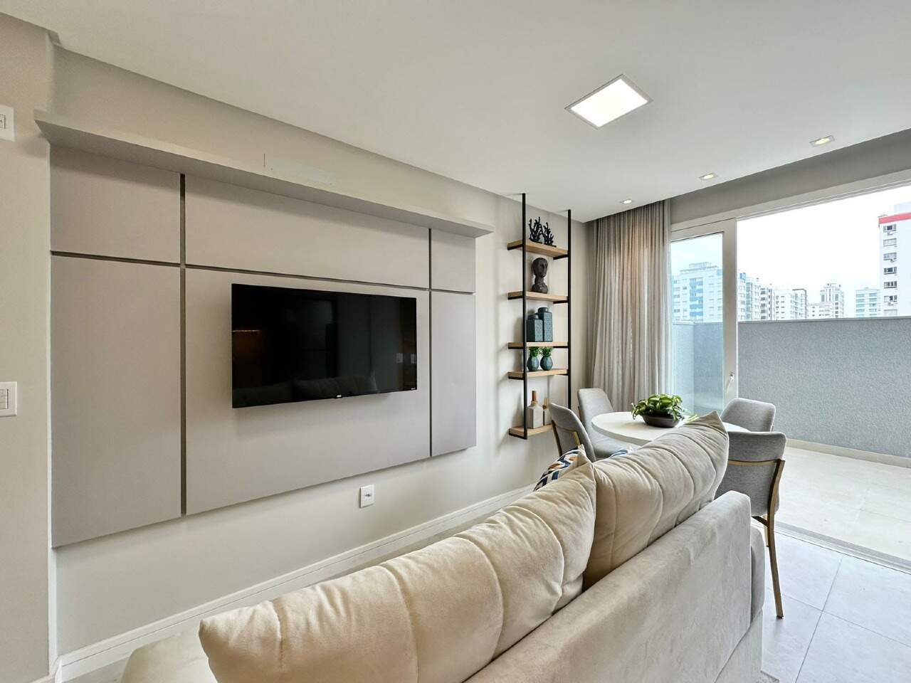 Apartamento à venda no Zona Nova: 