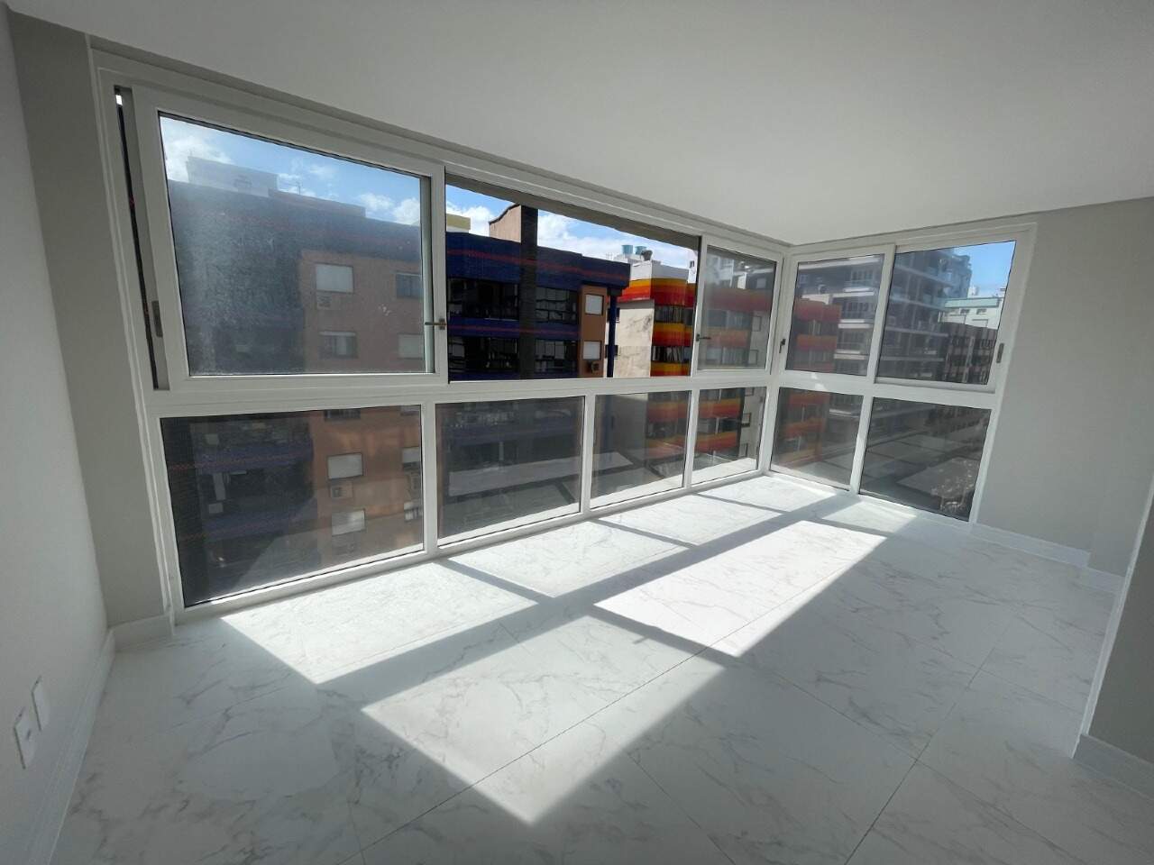 Apartamento à venda no Zona Nova: 