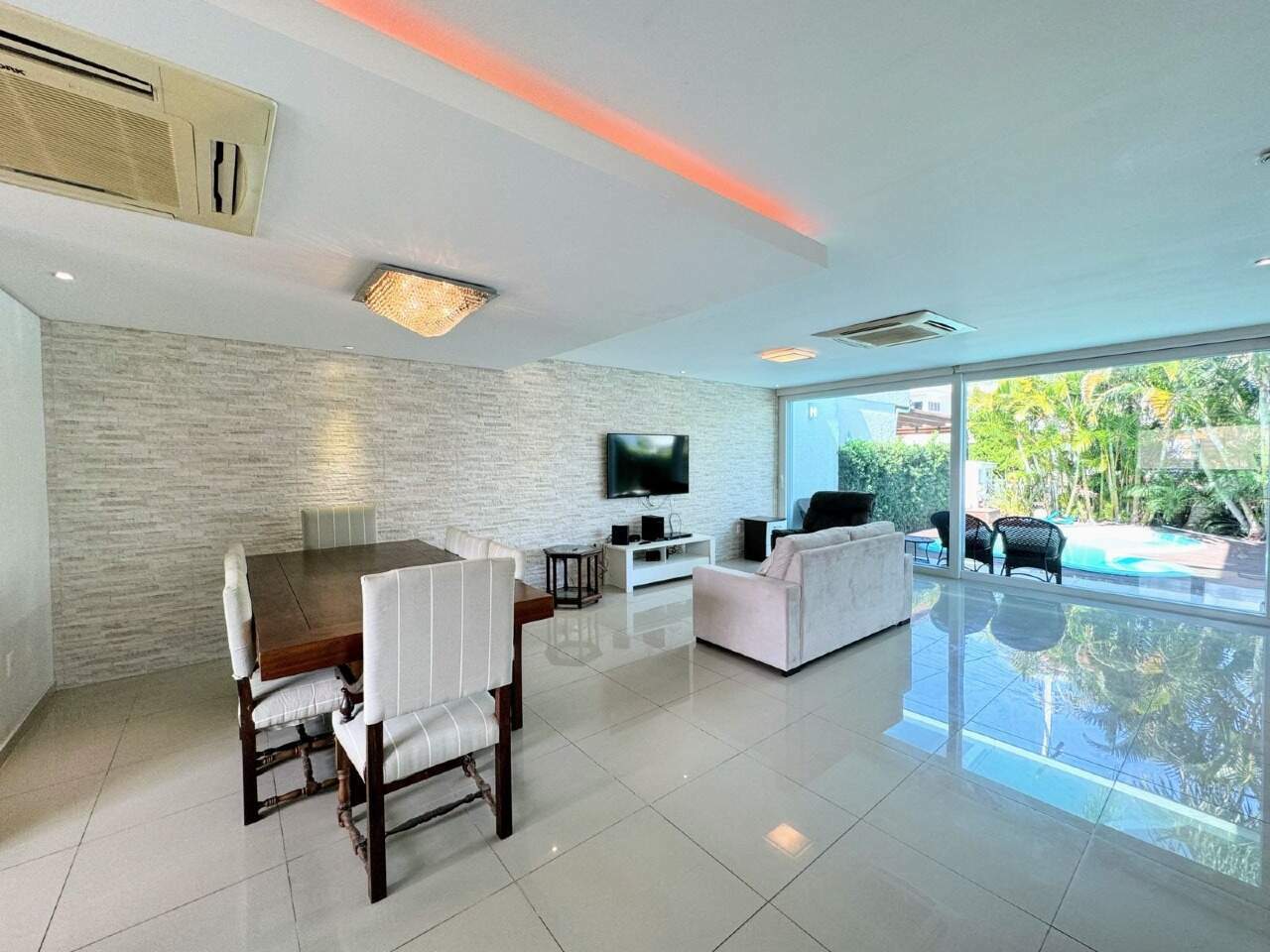 Casa em Condomínio à venda no Condado de Capão : 