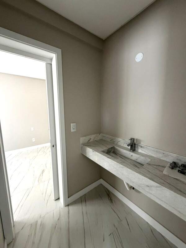 Apartamento à venda no Zona Nova: 