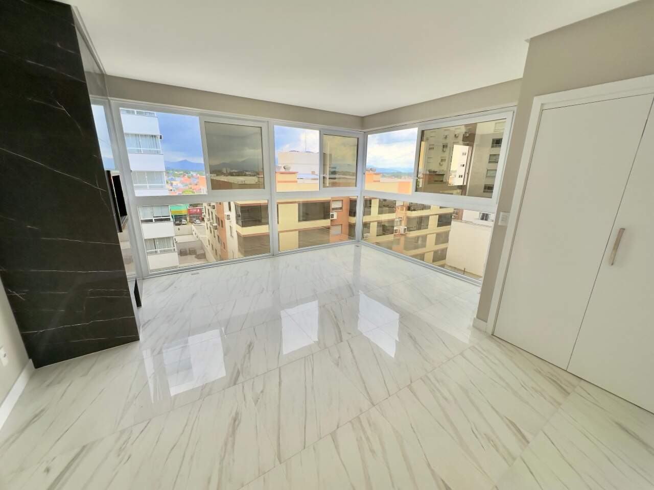 Apartamento à venda no Zona Nova: 