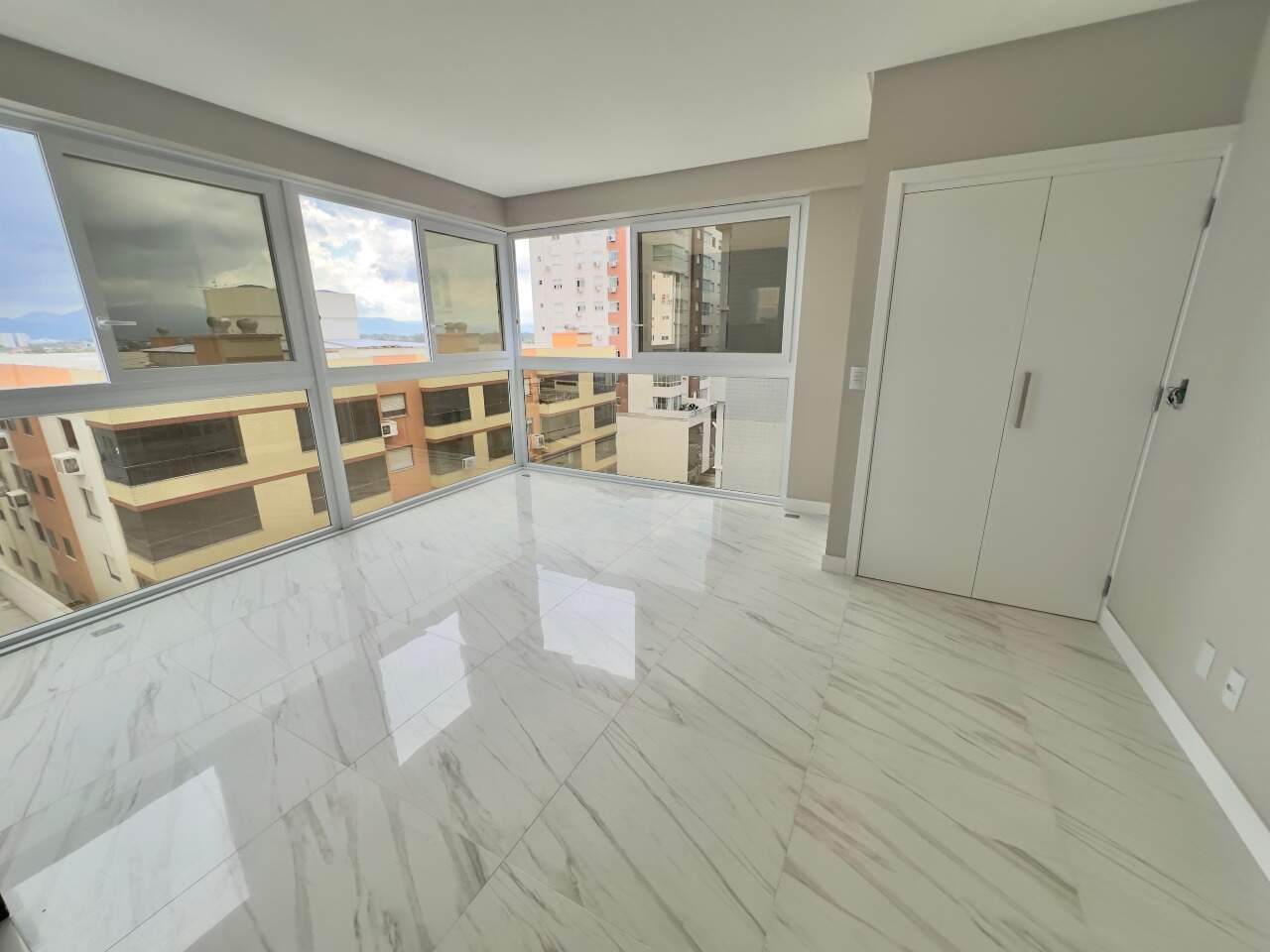 Apartamento à venda no Zona Nova: 