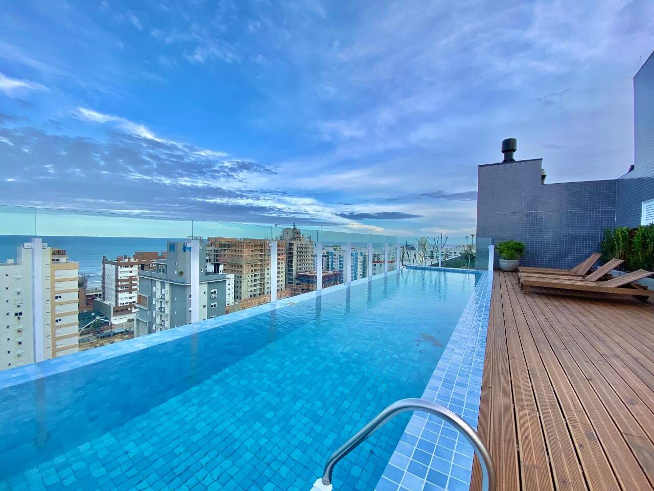 Apartamento à venda no Zona Nova: 