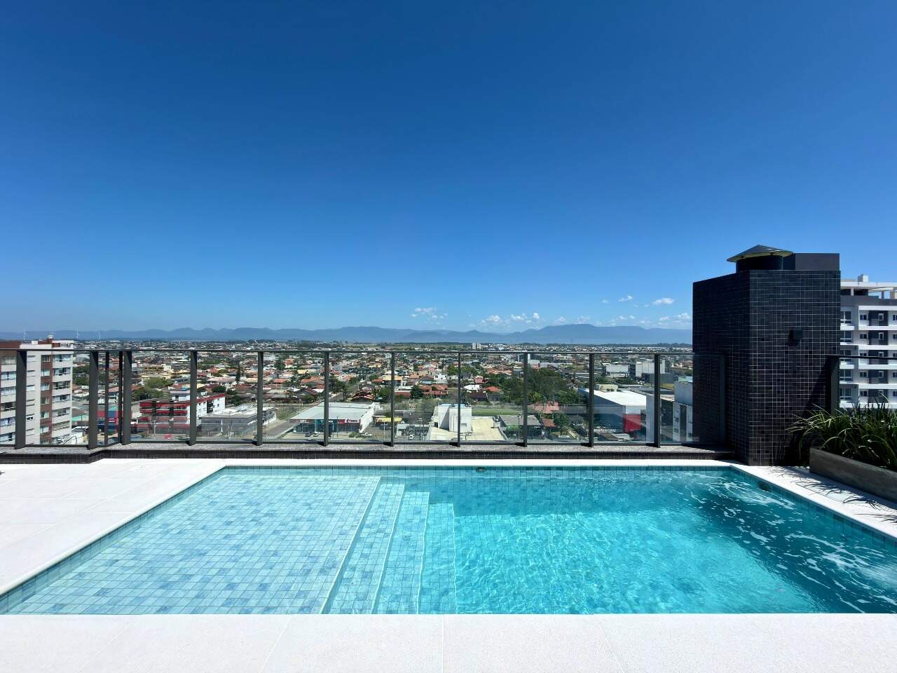 Apartamento à venda no Zona Nova: 