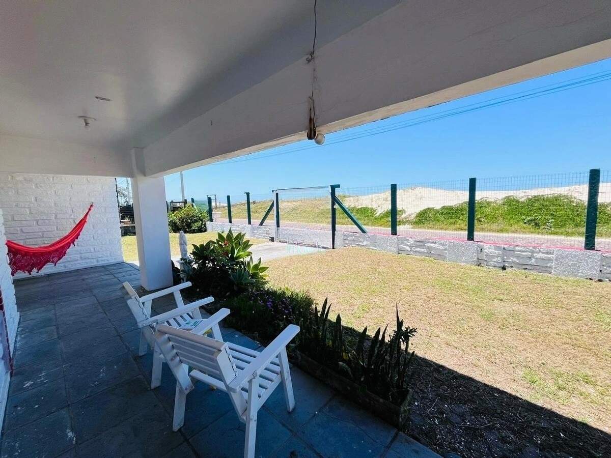Casa à venda no Rainha do Mar: 