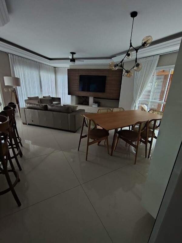 Casa em Condomínio à venda no Condado de Capão : 