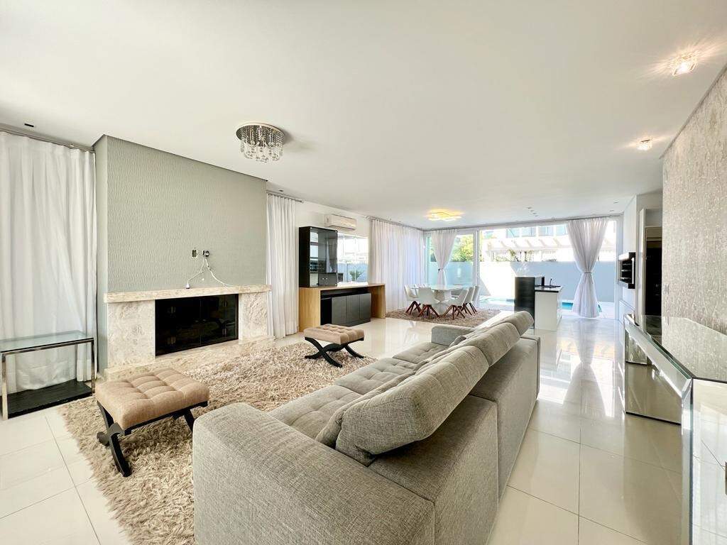 Casa em Condomínio à venda no Condado de Capão : 