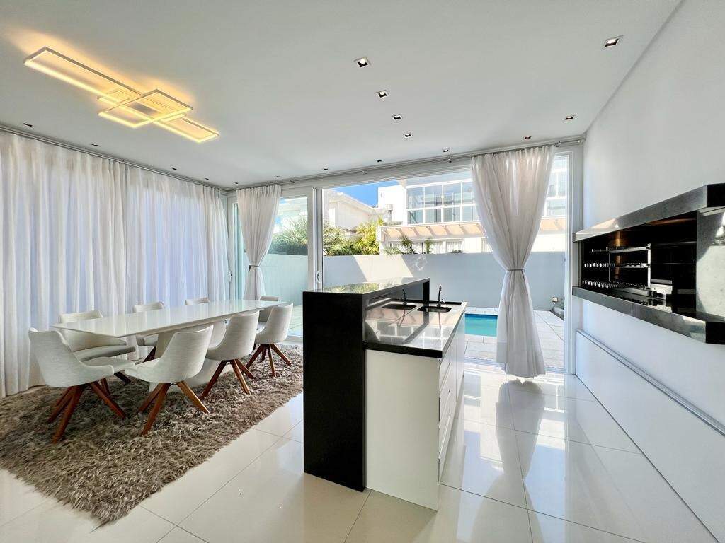 Casa em Condomínio à venda no Condado de Capão : 