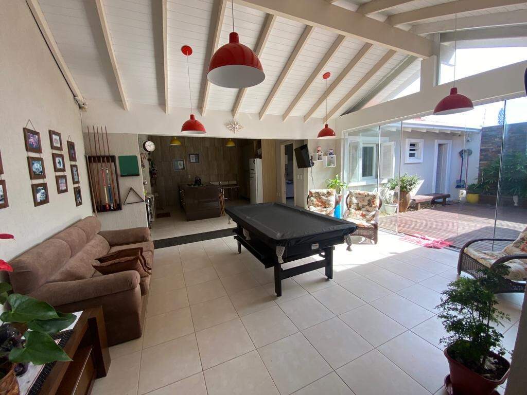 Casa à venda no Girassol: 
