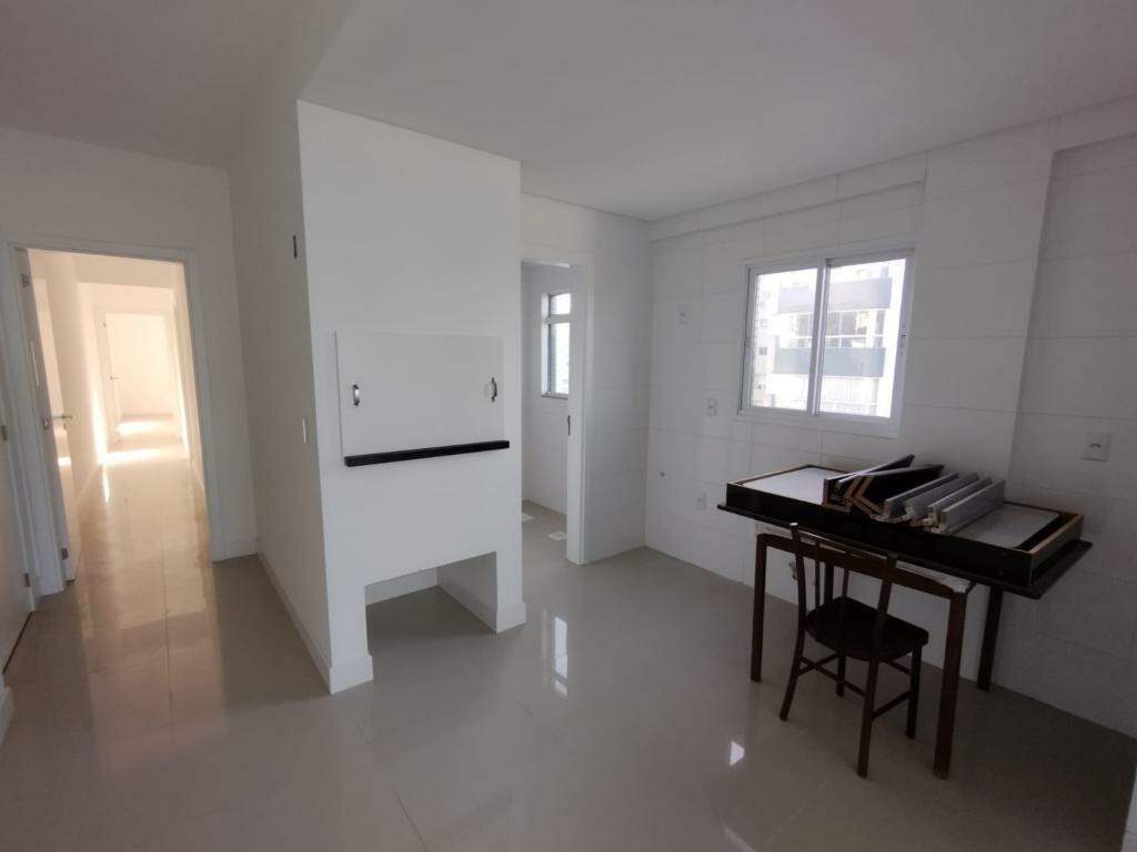 Apartamento à venda no Zona Nova: 
