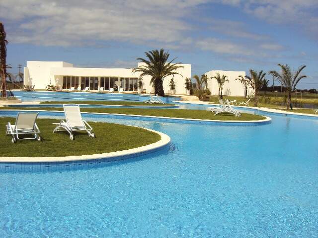 Terreno em Condomínio à venda no Dubai Resort : 