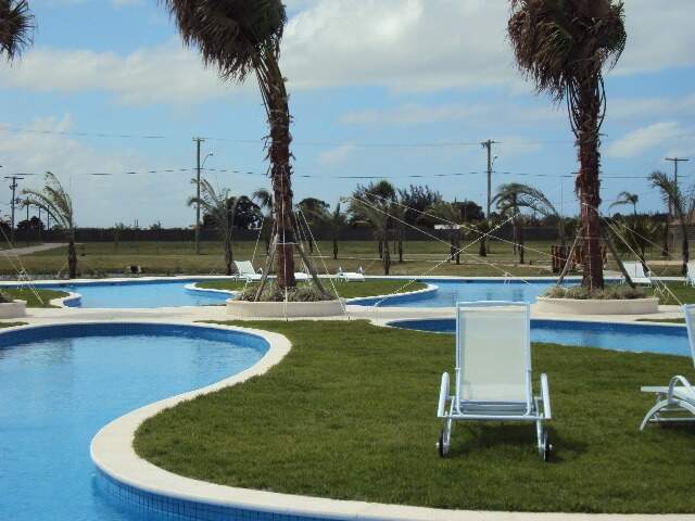 Terreno em Condomínio à venda no Dubai Resort : 