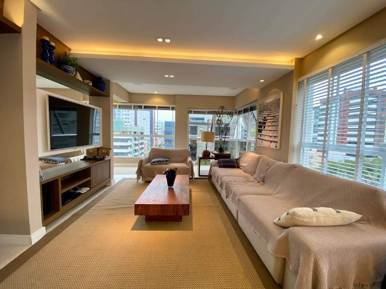 Apartamento à venda no Zona Nova: 