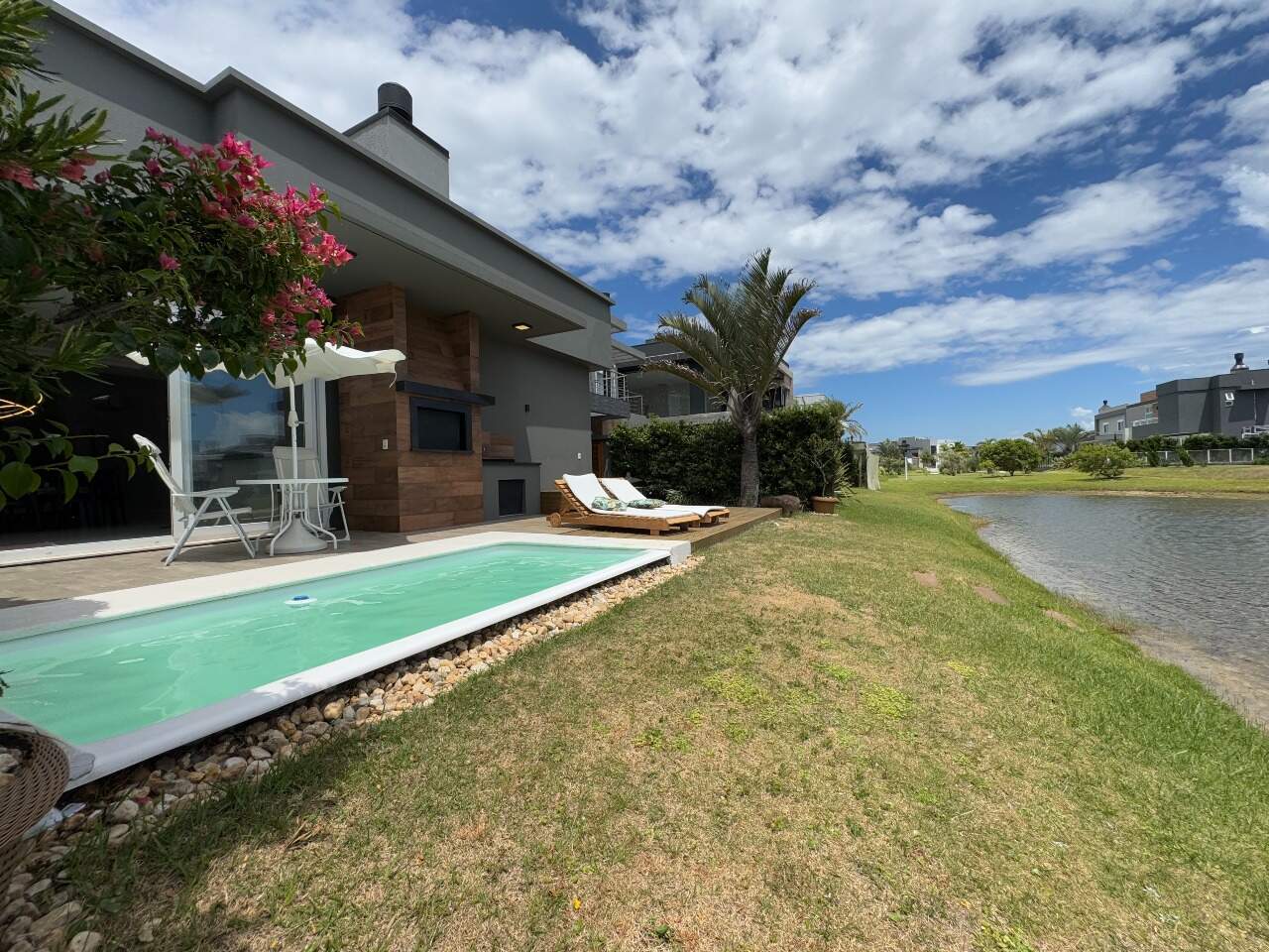 Casa em Condomínio à venda no Condominio Riviera: 