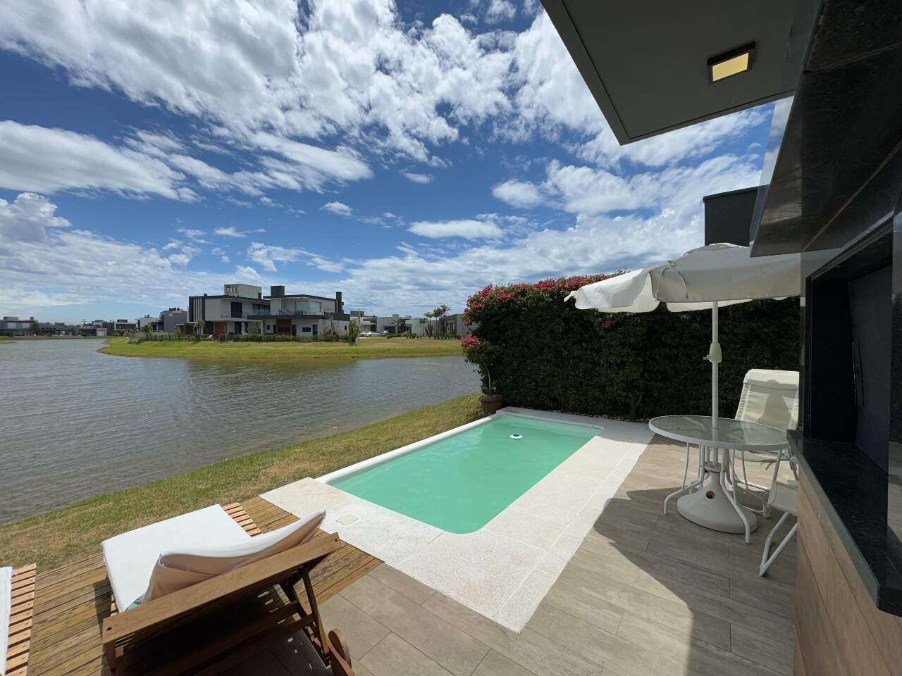 Casa em Condomínio à venda no Condominio Riviera: 