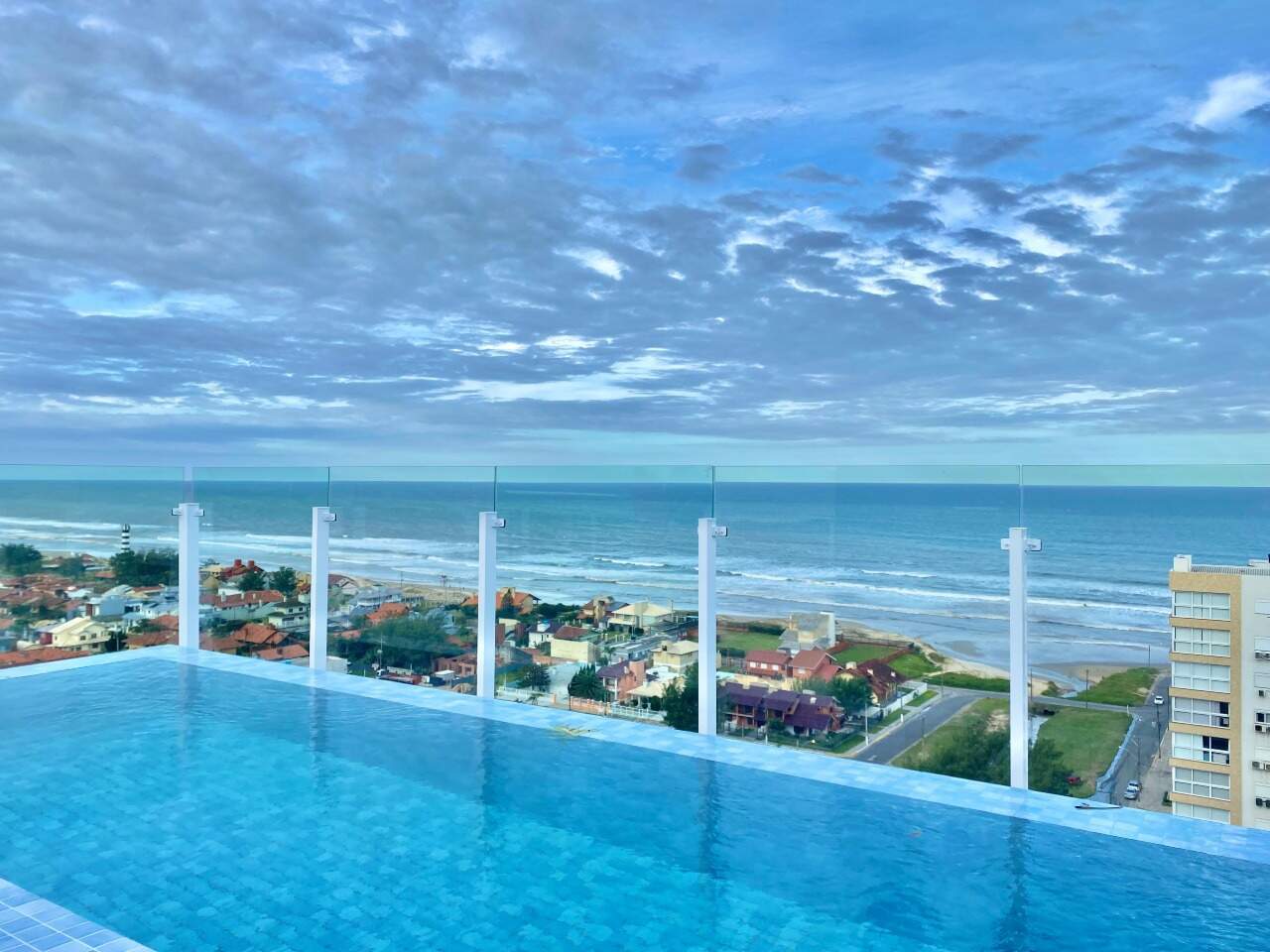 Apartamento à venda no Zona Nova: 