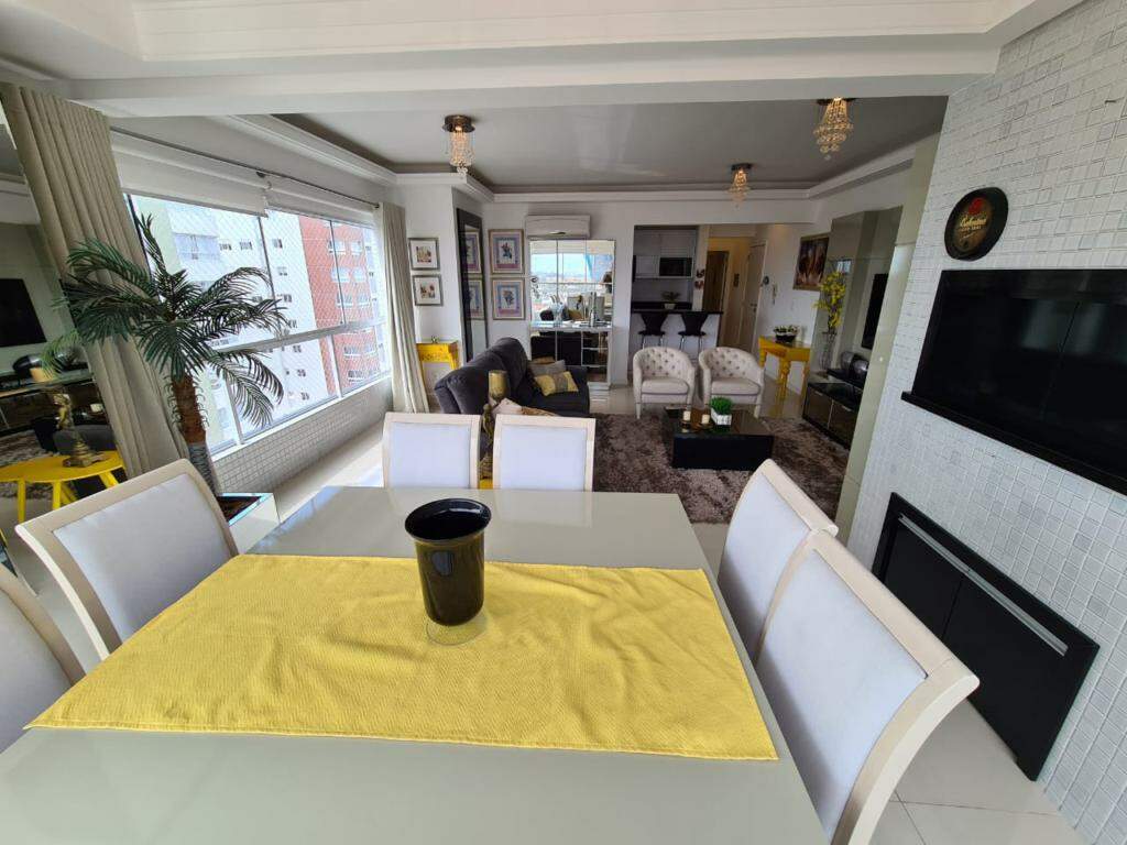 Apartamento à venda no Navegantes: 
