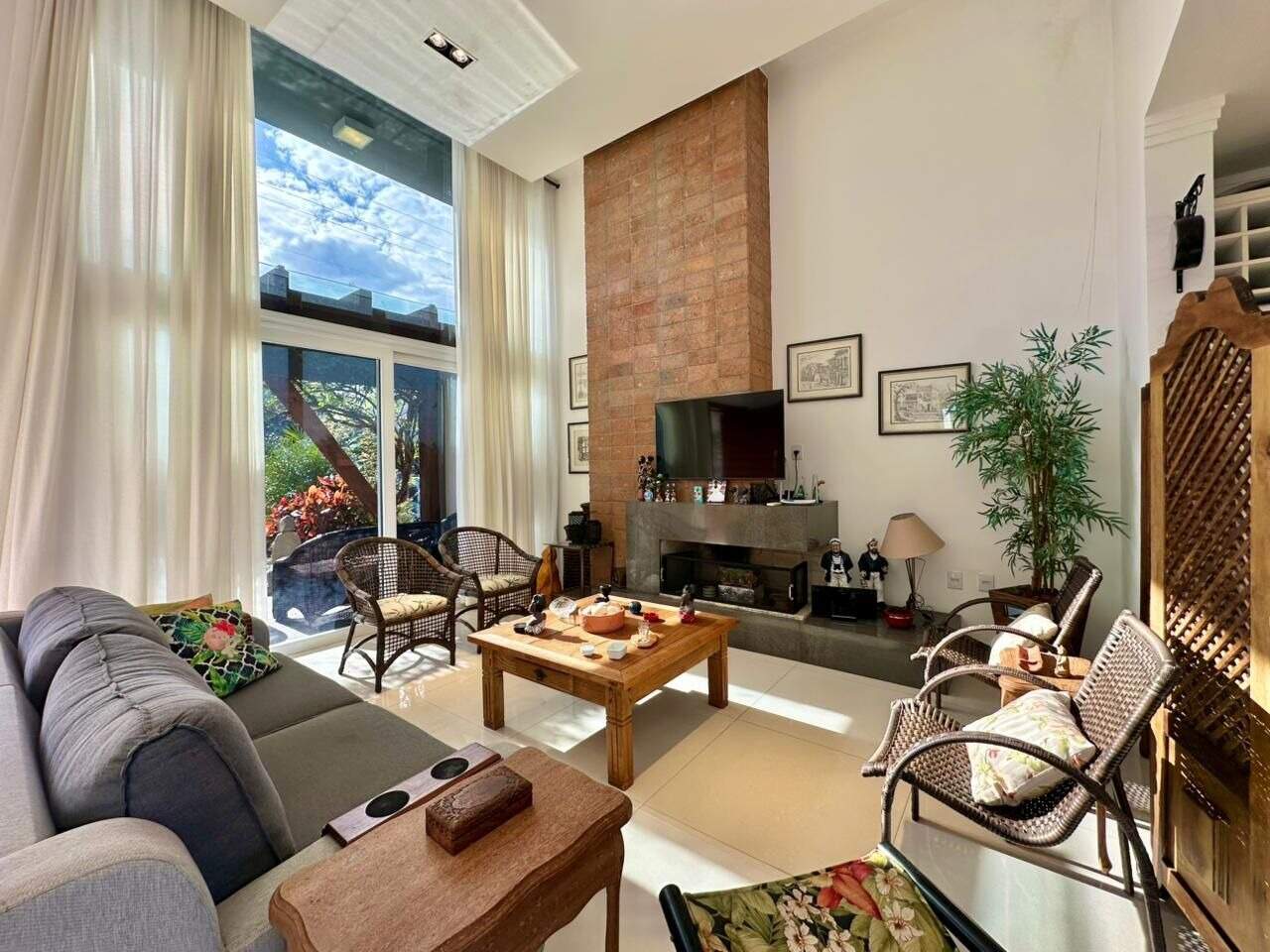 Casa em Condomínio à venda no Condado de Capão : 