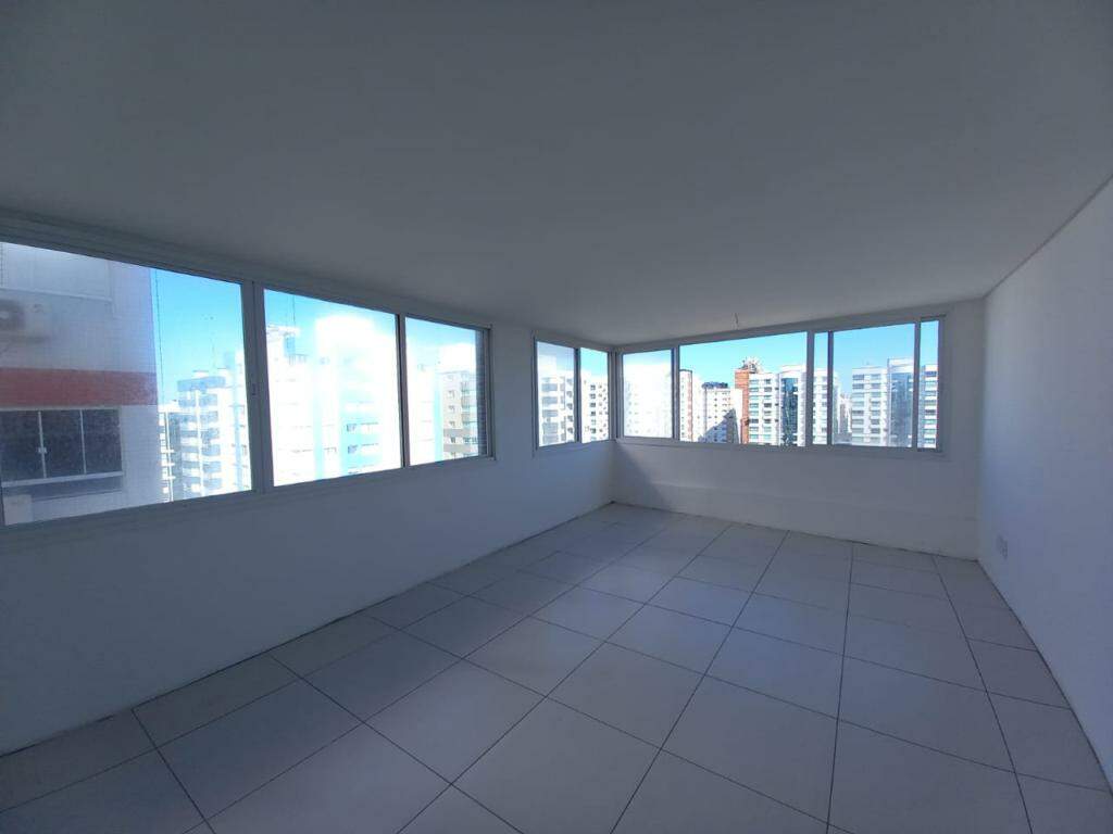 Apartamento à venda no Zona Nova: 