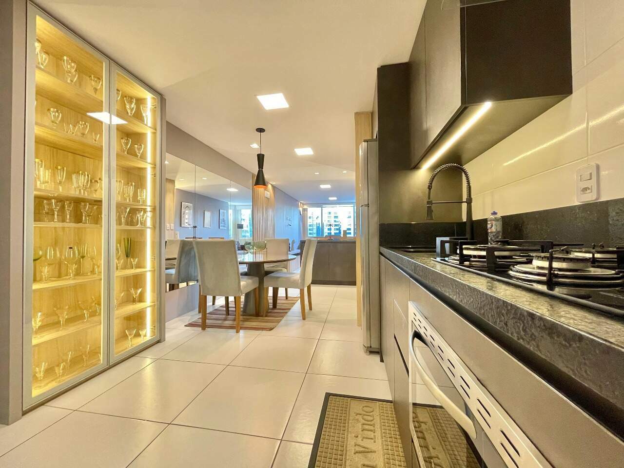 Apartamento à venda no Zona Nova: 