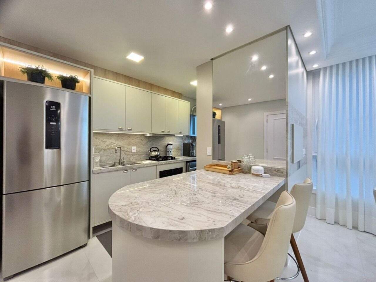 Apartamento à venda no Zona Nova: 