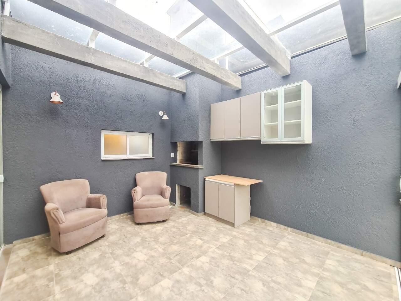 Casa em Condomínio à venda no Araça: 