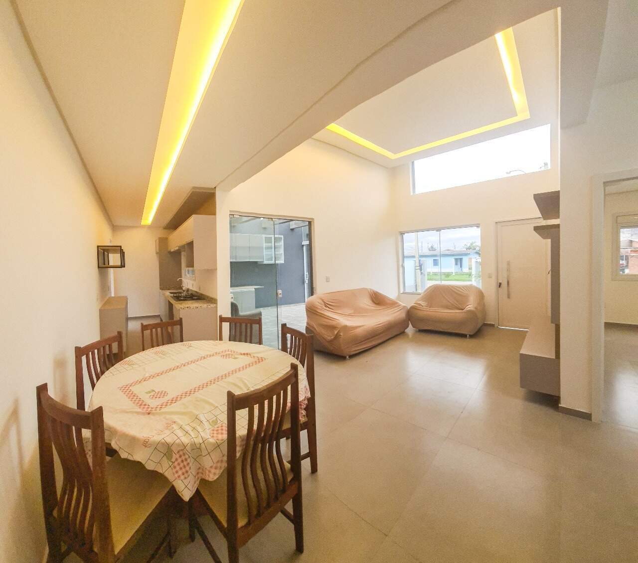 Casa em Condomínio à venda no Araça: 