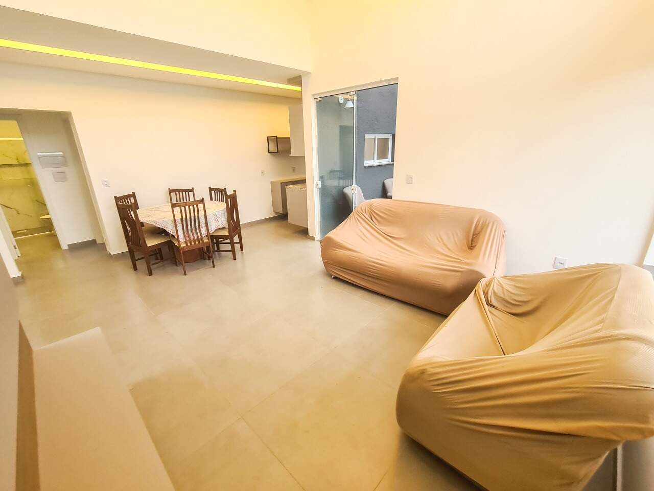 Casa em Condomínio à venda no Araça: 