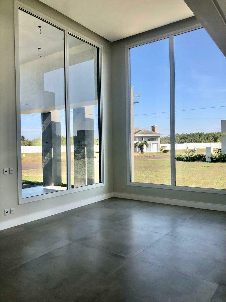 Casa em Condomínio à venda no Costa Serena: 