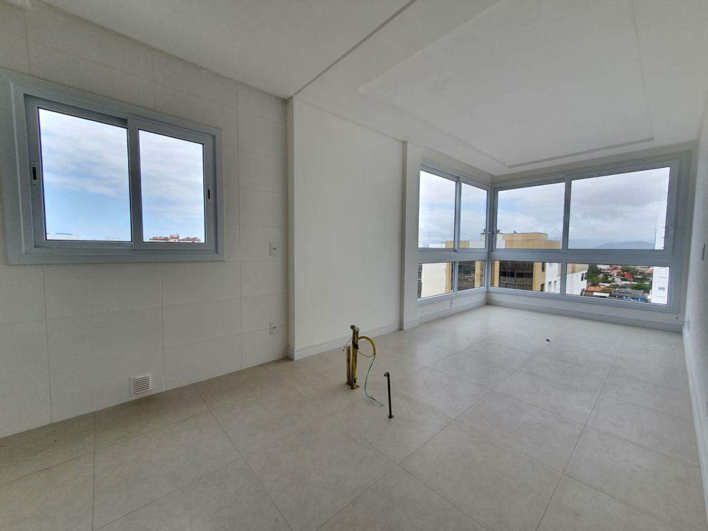 Apartamento à venda no Zona Nova: 