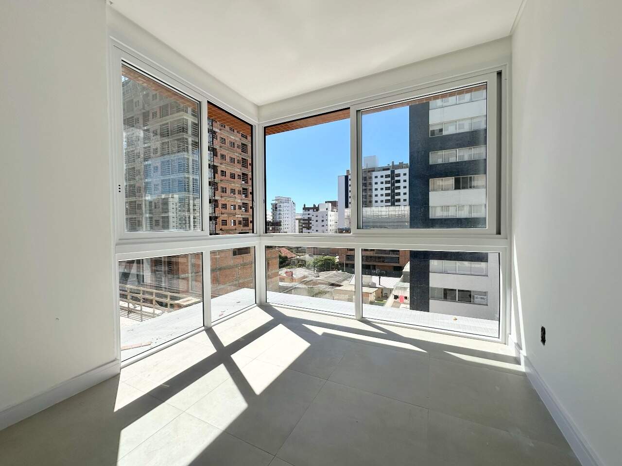 Apartamento à venda no Zona Nova: 