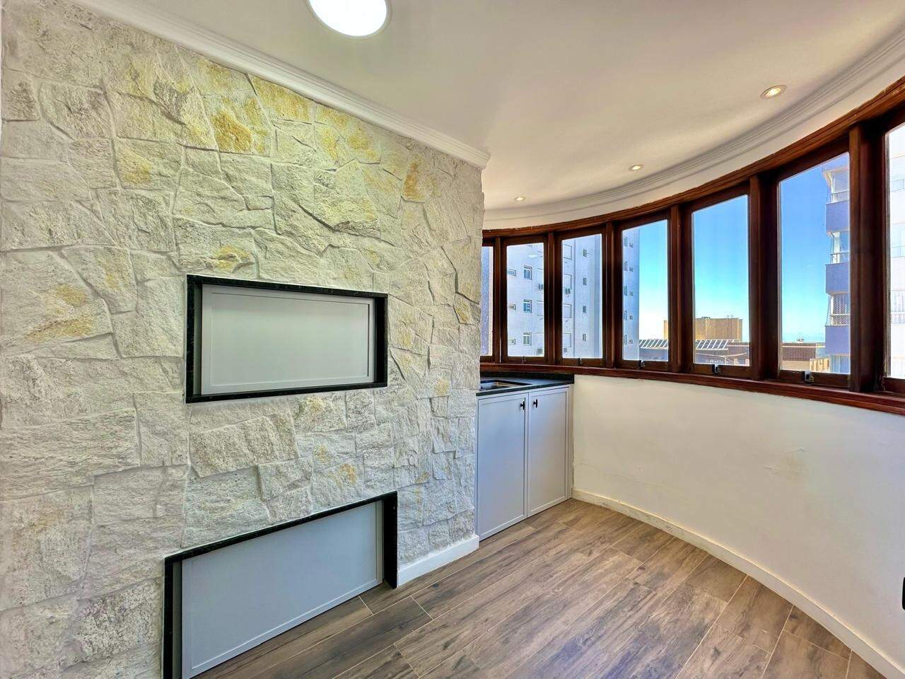 Apartamento à venda no Zona Nova: 