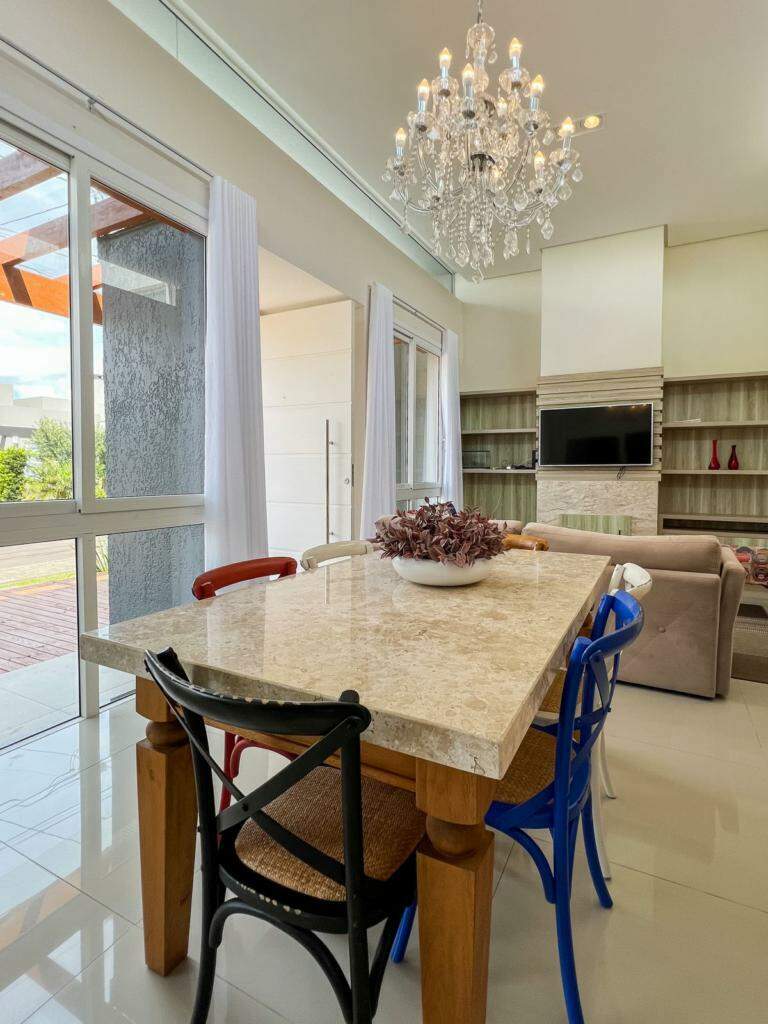 Casa em Condomínio à venda no Noiva do Mar: 