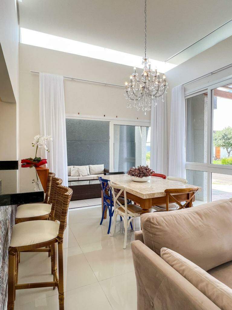 Casa em Condomínio à venda no Noiva do Mar: 