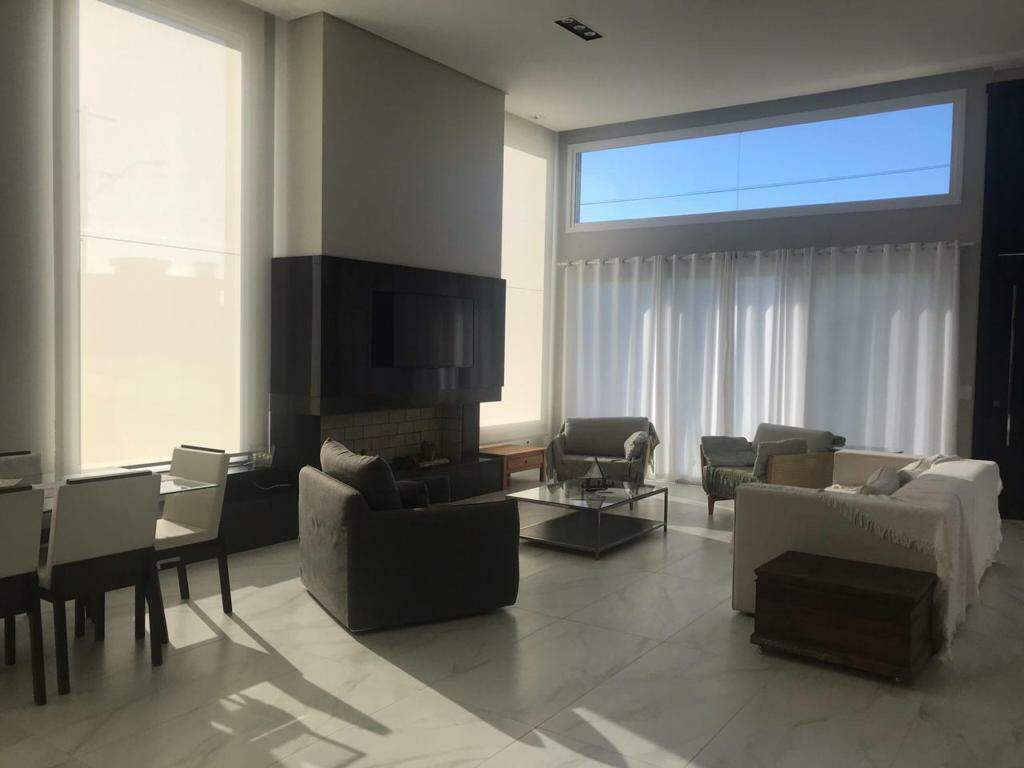 Casa em Condomínio à venda no Costa Serena: 