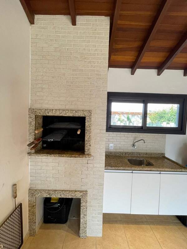 Casa em Condomínio à venda no Velas da Marina: 