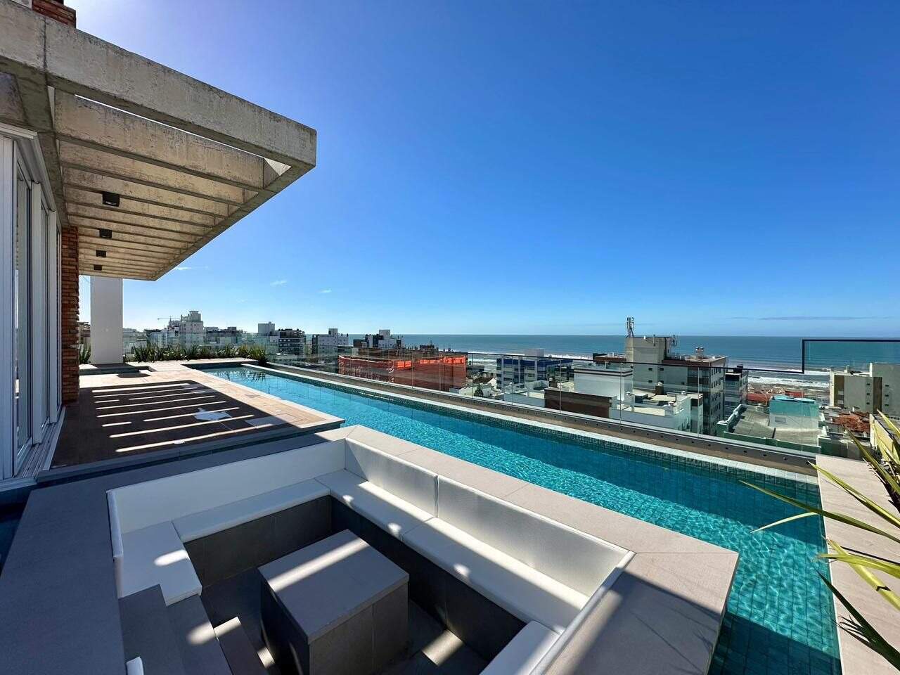 Apartamento à venda no Zona Nova: 