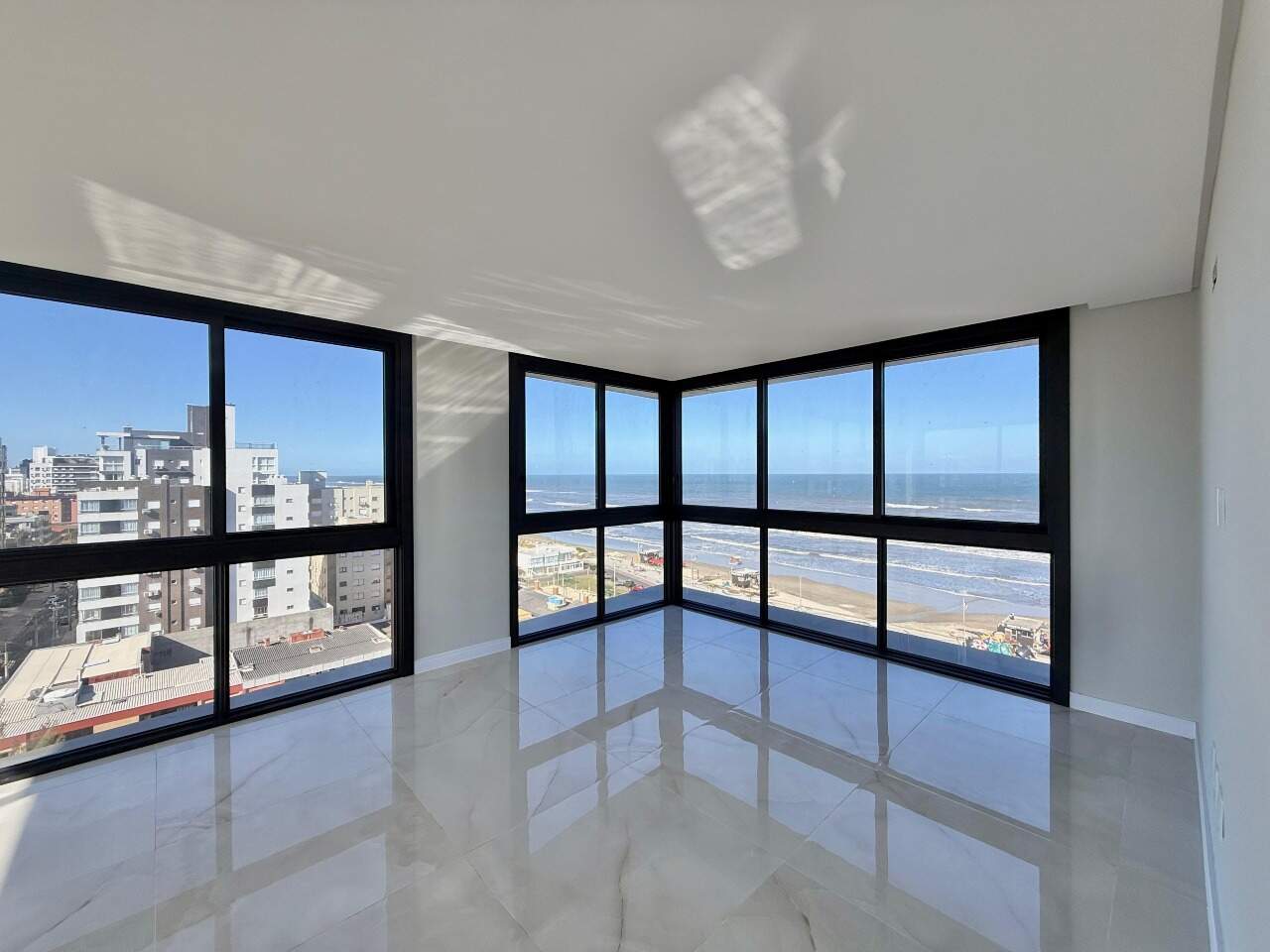 Apartamento à venda no Zona Nova: 