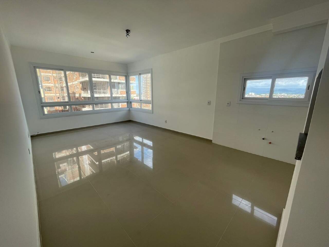 Apartamento à venda no Zona Nova: 