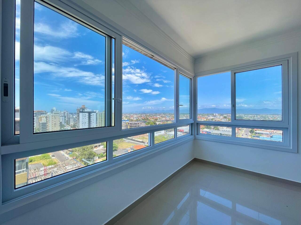 Apartamento à venda no Zona Nova: 